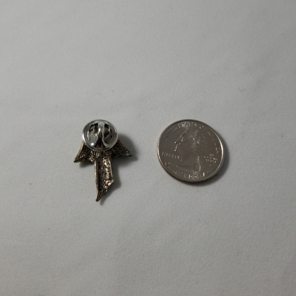 Angel Pin - Picture 3 of 3